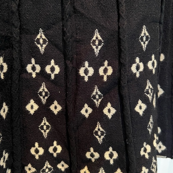 <4/$30 max studio> knit skirt - Picture 2 of 4